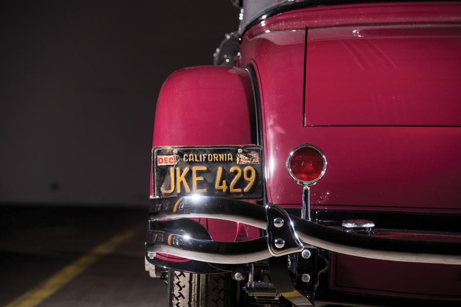 Детали экстерьера Cord L-29 Convertible 1931 года  (фото 39 из 51)